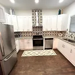 Stylish, Fully Furnished Home In Dwtn Atlanta